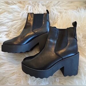 Steve Madden Platform boots